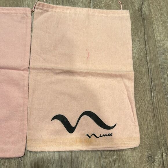 🎉1 hr sale🎉Nina dust bag👡 - Picture 4 of 5